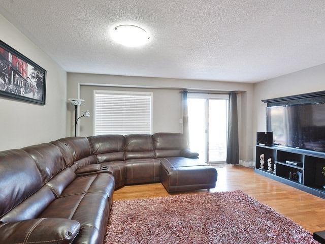 80 Muirland Cres, House detached with 3 bedrooms, 2 bathrooms and 4 parking in Brampton ON | Image 7
