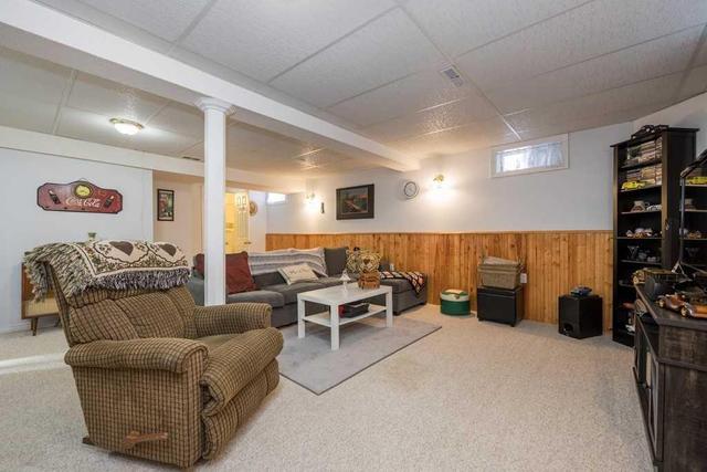 79 Chalmers Dr, House detached with 2 bedrooms, 2 bathrooms and 4 parking in Barrie ON | Image 14
