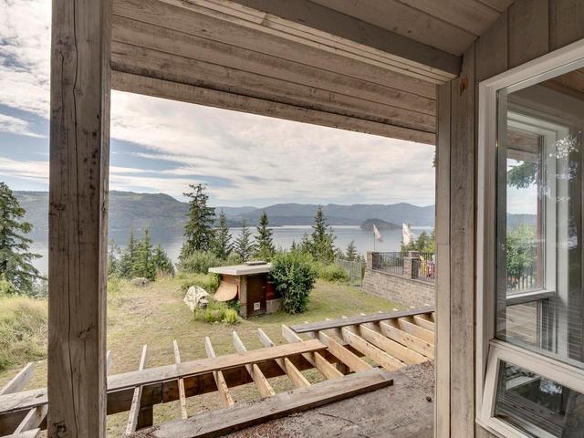 5190 Celista Place, House detached with 3 bedrooms, 2 bathrooms and 6 parking in Columbia Shuswap F BC | Image 16