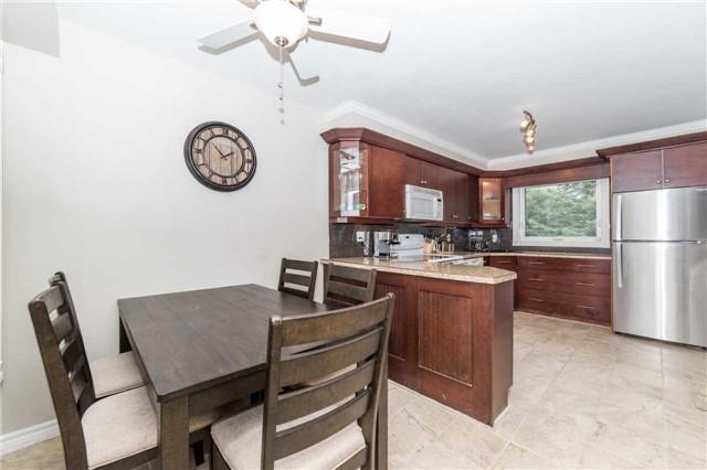 80 Hooper Sq, House detached with 3 bedrooms, 3 bathrooms and 4 parking in Clarington ON | Image 3