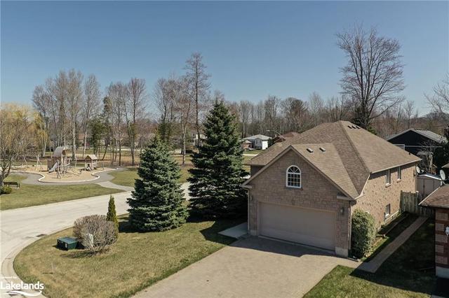 49 Riverdale Drive, House detached with 4 bedrooms, 3 bathrooms and null parking in Wasaga Beach ON | Image 12