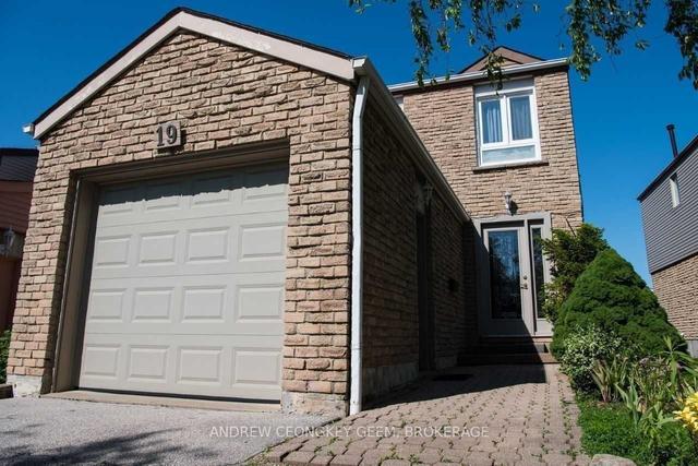 19 Capilano Crt, House detached with 3 bedrooms, 3 bathrooms and 3 parking in Vaughan ON | Image 9