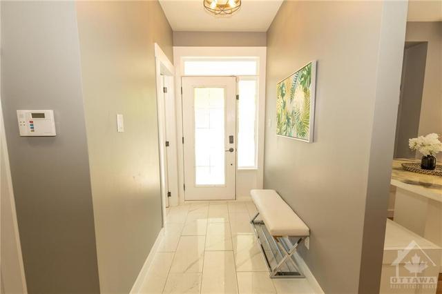 420 Cache Bay, Townhouse with 4 bedrooms, 3 bathrooms and 6 parking in Ottawa ON | Image 3