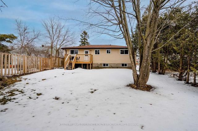 200 Ferndale Dr N, House detached with 3 bedrooms, 2 bathrooms and 3 parking in Barrie ON | Image 33