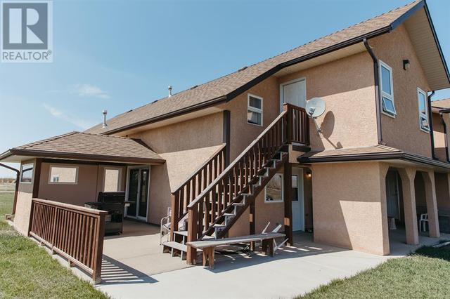 84055 Rgrd 211a, House detached with 6 bedrooms, 3 bathrooms and null parking in Lethbridge County AB | Image 4