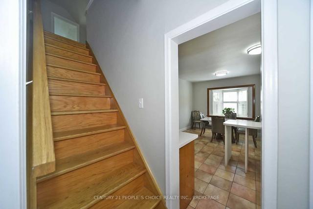 8 Wardlaw Cres, House detached with 4 bedrooms, 3 bathrooms and 7 parking in Toronto ON | Image 14