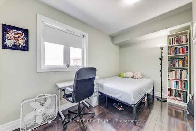22 Coventry St, House attached with 3 bedrooms, 3 bathrooms and 1 parking in Toronto ON | Image 8