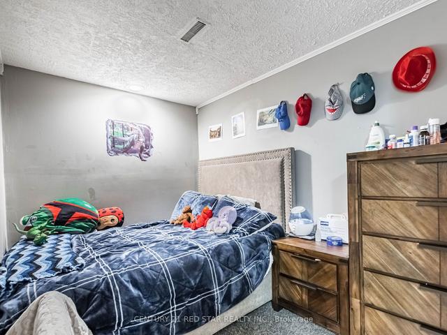 10 Deeside Cres, House semidetached with 3 bedrooms, 2 bathrooms and 7 parking in Brampton ON | Image 14
