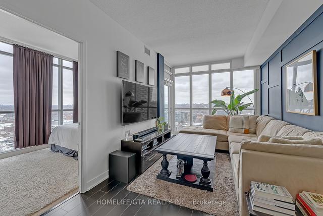 3812 - 15 Iceboat Terr, Condo with 1 bedrooms, 1 bathrooms and 1 parking in Toronto ON | Image 8