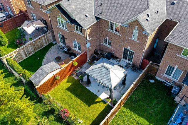 80 Fairwood Circ, House attached with 3 bedrooms, 3 bathrooms and 4 parking in Brampton ON | Image 33