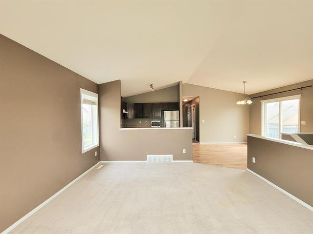 7641 Westpointe Drive, House detached with 3 bedrooms, 2 bathrooms and 2 parking in Grande Prairie AB | Image 5