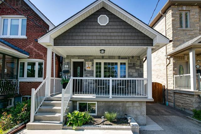 22 Bowie Ave, House detached with 2 bedrooms, 2 bathrooms and 2 parking in Toronto ON | Image 12