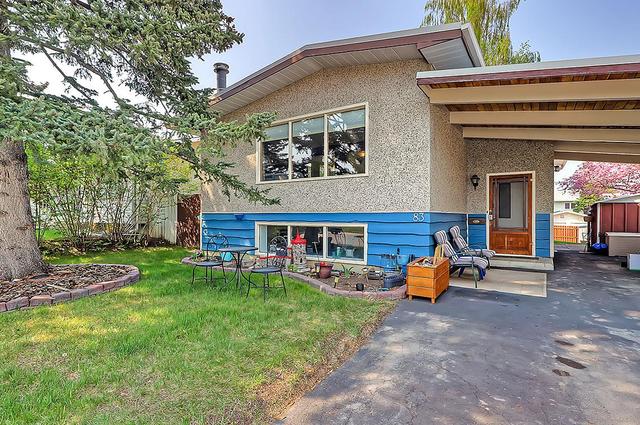 83 Brazeau Crescent Sw, House detached with 4 bedrooms, 1 bathrooms and 2 parking in Calgary AB | Image 1