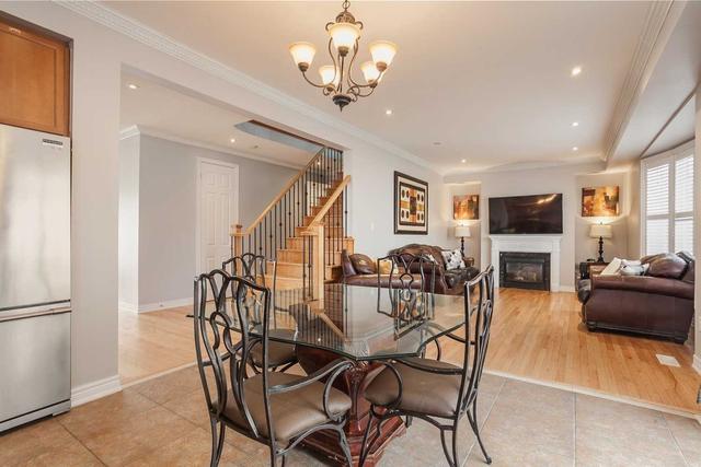 18 Augustine Ave, House detached with 4 bedrooms, 4 bathrooms and 5 parking in Richmond Hill ON | Image 3