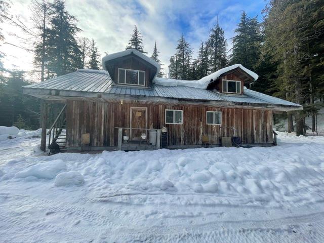 8225 Seymour Arm Main Road, House detached with 1 bedrooms, 1 bathrooms and 40 parking in Columbia Shuswap F BC | Image 29