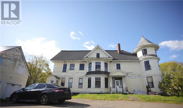 21 Pleasant St, House detached with 11 bedrooms, 3 bathrooms and null parking in Hillsborough NB | Image 1