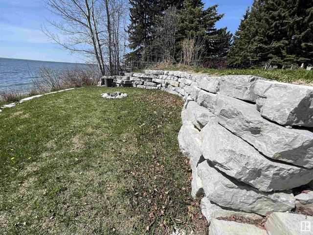 34 Lakeshore Dr, House detached with 3 bedrooms, 1 bathrooms and null parking in Sundance Beach AB | Image 33