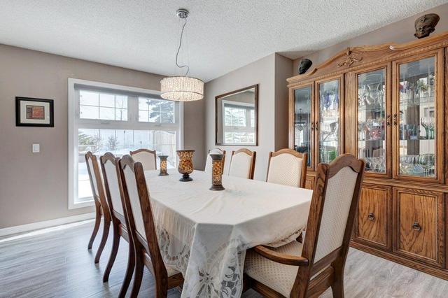 12 Douglas Woods View Se, House detached with 5 bedrooms, 3 bathrooms and 4 parking in Calgary AB | Image 10