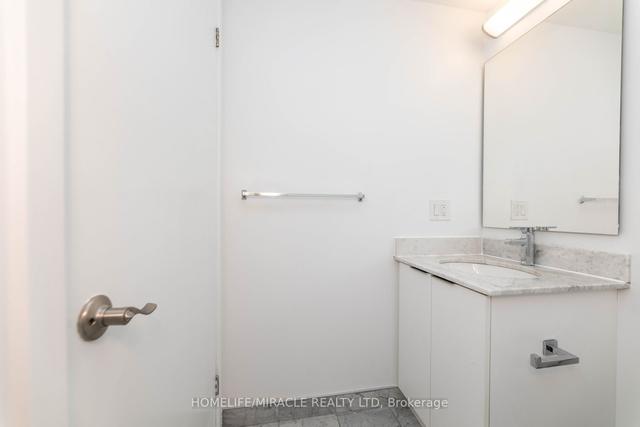 2901 - 14 York St, Condo with 3 bedrooms, 2 bathrooms and 1 parking in Toronto ON | Image 13
