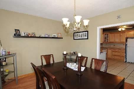 884 Fourth St, House detached with 3 bedrooms, 2 bathrooms and 3 parking in Mississauga ON | Image 2