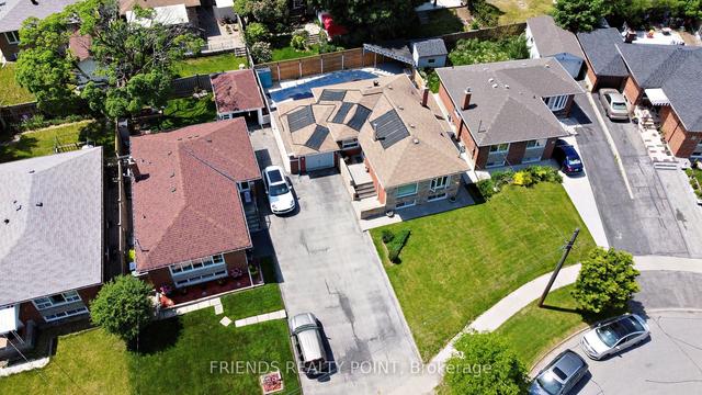 42 Jeffton Cres, House detached with 3 bedrooms, 3 bathrooms and 4 parking in Toronto ON | Image 36