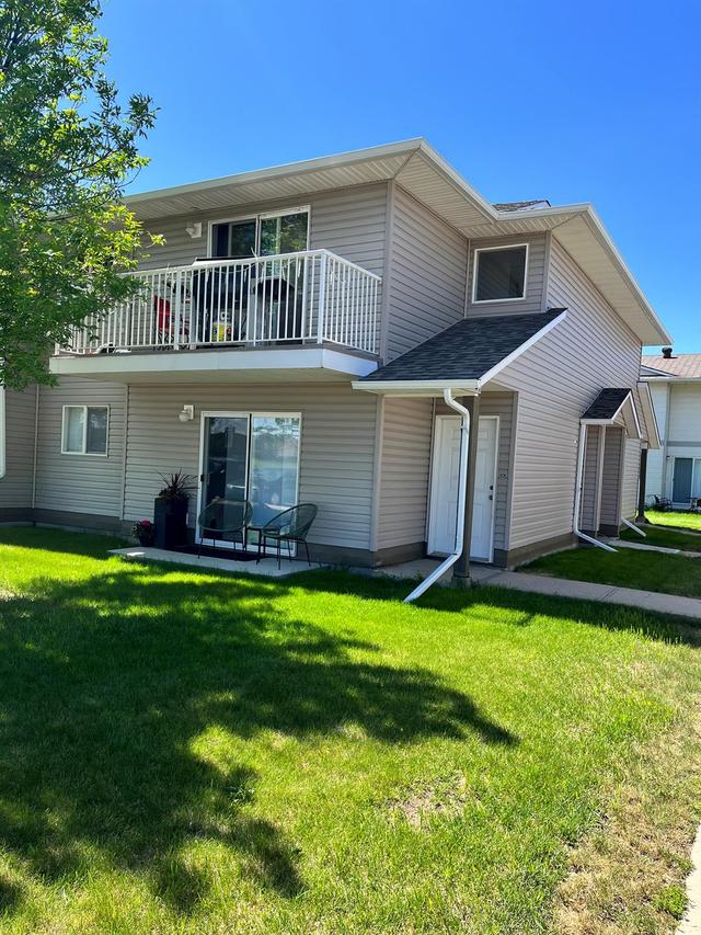 106b - 11018 106 Avenue, Condo with 2 bedrooms, 1 bathrooms and 1 parking in Grande Prairie AB | Image 1