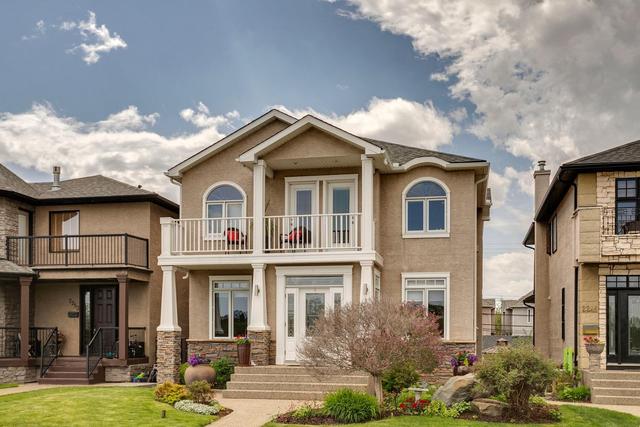 2249 8 Avenue Se, House detached with 5 bedrooms, 3 bathrooms and 2 parking in Calgary AB | Image 1