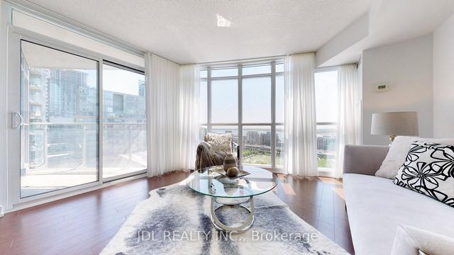 1806 - 21 Iceboat Terr, Condo with 2 bedrooms, 2 bathrooms and 1 parking in Toronto ON | Image 26