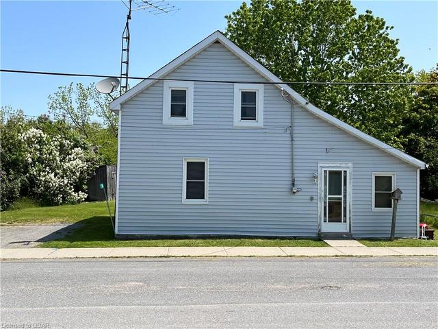 24 Wellington Avenue, House detached with 3 bedrooms, 1 bathrooms and null parking in Prince Edward County ON | Image 1