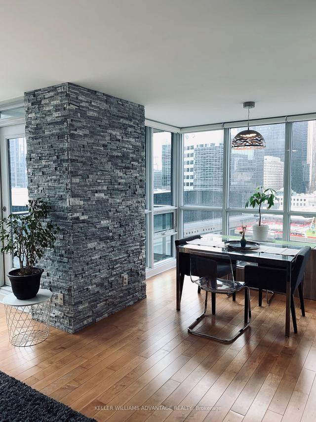 1202 - 18 Harbour St, Condo with 2 bedrooms, 2 bathrooms and 1 parking in Toronto ON | Image 15