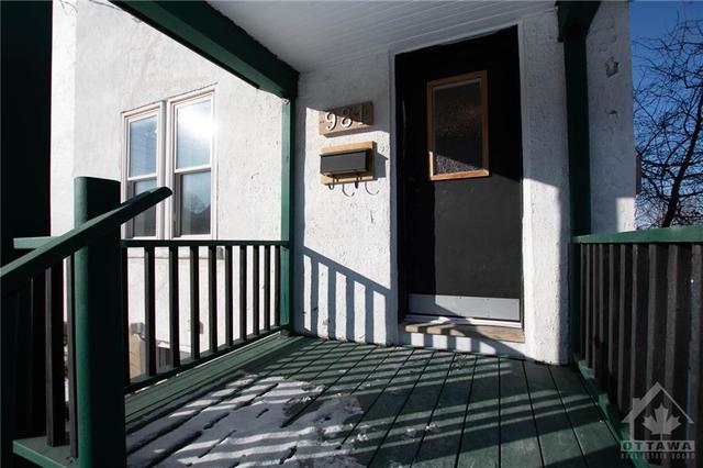 981 Gladstone Avenue, Townhouse with 3 bedrooms, 1 bathrooms and 2 parking in Ottawa ON | Image 2