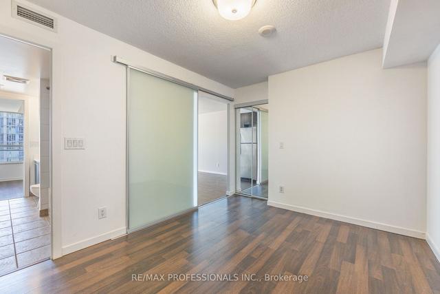 1326 - 38 Joe Shuster Way, Condo with 2 bedrooms, 1 bathrooms and 1 parking in Toronto ON | Image 11