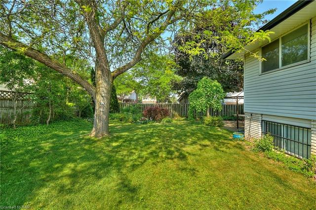 7436 Woodgate Street, House detached with 4 bedrooms, 1 bathrooms and null parking in Niagara Falls ON | Image 4