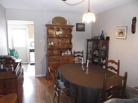 98 - 10 Bassett Blvd, Townhouse with 3 bedrooms, 2 bathrooms and 1 parking in Whitby ON | Image 3