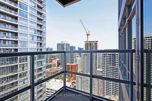 3405 - 2181 Yonge St, Condo with 2 bedrooms, 3 bathrooms and 1 parking in Toronto ON | Image 3