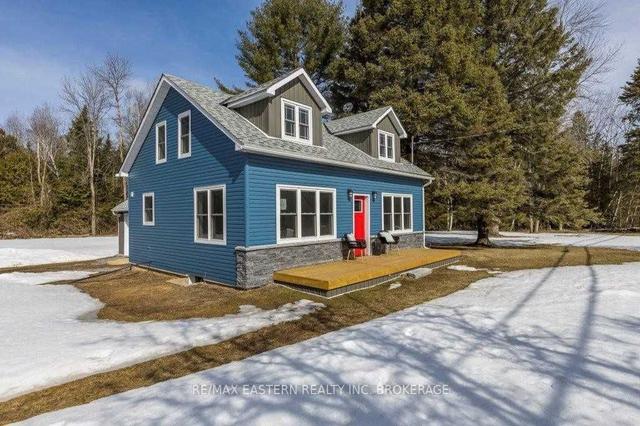 3694 Highway 28, House detached with 3 bedrooms, 2 bathrooms and 12 parking in Douro Dummer ON | Image 12