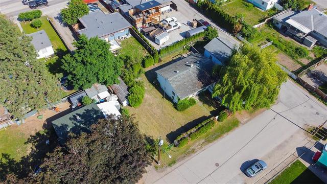 455 Montgomery Road, House detached with 4 bedrooms, 1 bathrooms and null parking in Kelowna BC | Image 6