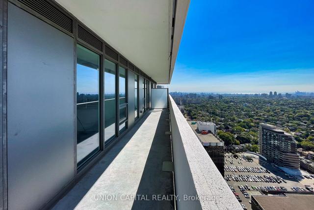3509 - 2221 Yonge St, Condo with 2 bedrooms, 2 bathrooms and 1 parking in Toronto ON | Image 5