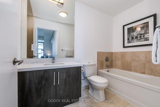 lph4901 - 55 Bremner Blvd, Condo with 3 bedrooms, 2 bathrooms and 1 parking in Toronto ON | Image 6
