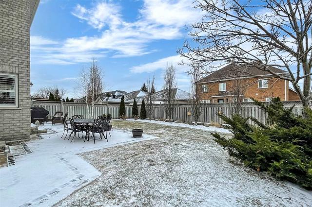 80 Novaview Cres, House detached with 4 bedrooms, 4 bathrooms and 9 parking in Vaughan ON | Image 35
