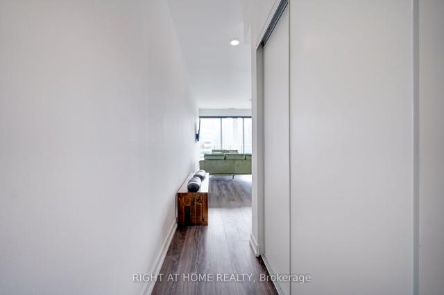 2410 - 20 Edward St, Condo with 3 bedrooms, 2 bathrooms and 1 parking in Toronto ON | Image 33