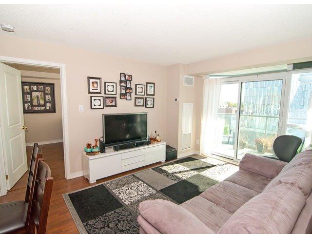 809 - 9 George St N, Condo with 2 bedrooms, 2 bathrooms and 1 parking in Brampton ON | Image 3