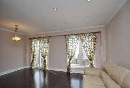 6 - 750 Burnhamthorpe Rd E, Townhouse with 4 bedrooms, 4 bathrooms and 1 parking in Mississauga ON | Image 4