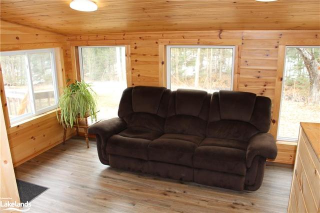 9828 Highway 118, House detached with 1 bedrooms, 1 bathrooms and 9 parking in Algonquin Highlands ON | Image 5