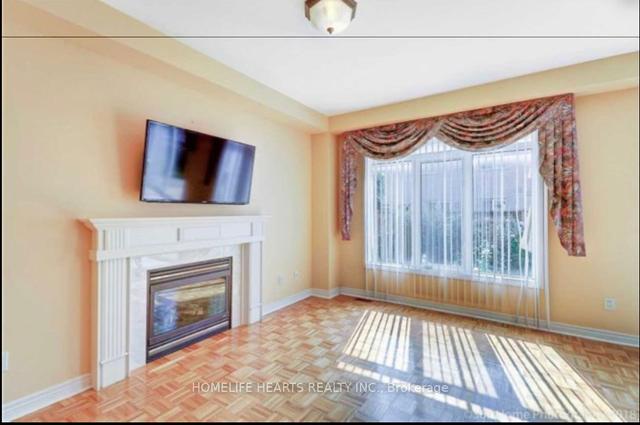 19 La Rocca Ave, House detached with 4 bedrooms, 4 bathrooms and 5 parking in Vaughan ON | Image 2