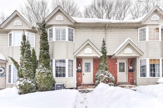 235 Saginaw Pkwy, Townhouse with 3 bedrooms, 2 bathrooms and 1 parking in Cambridge ON | Image 1