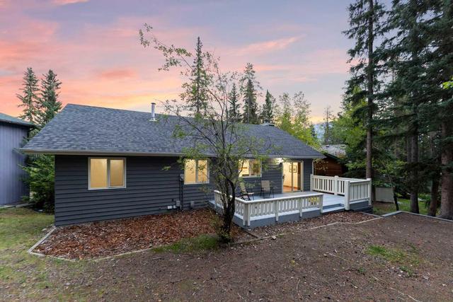 105 Grassi Place, House detached with 3 bedrooms, 3 bathrooms and 2 parking in Canmore AB | Image 25