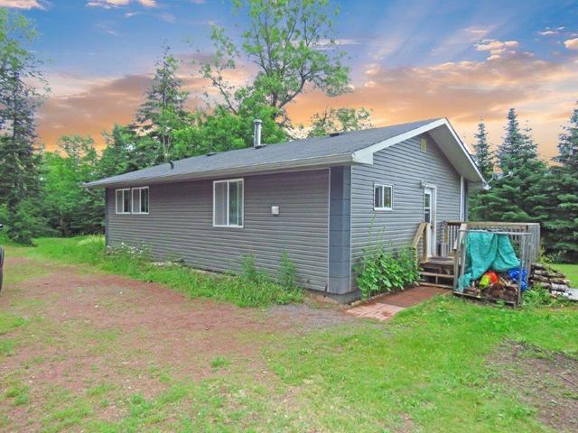 4312 Hwy 11/17, House detached with 2 bedrooms, 1 bathrooms and null parking in Thunder Bay, Unorganized ON | Image 2