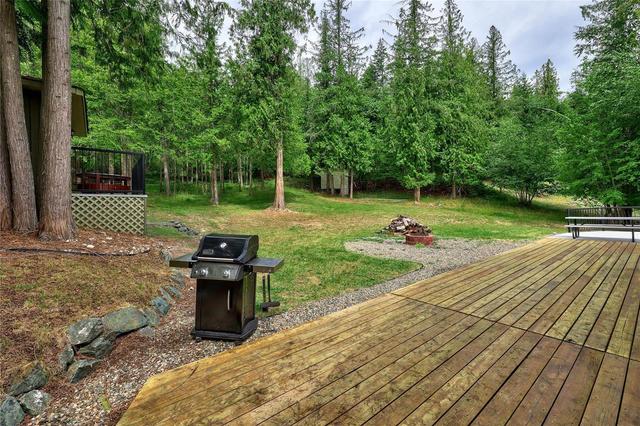 4365 Copper Cove Road, House detached with 3 bedrooms, 2 bathrooms and null parking in Columbia Shuswap F BC | Image 9