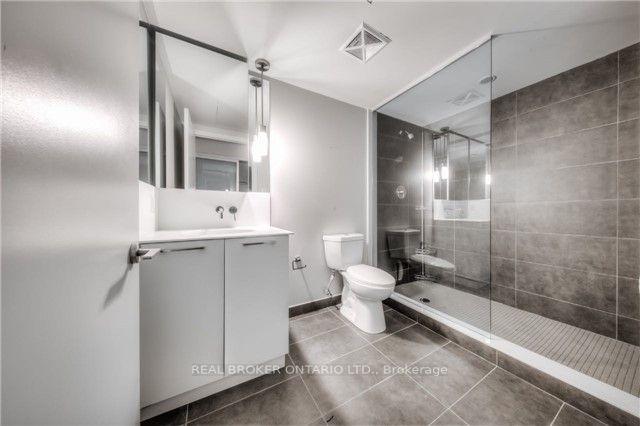 222 - 95 Bathurst St, Condo with 2 bedrooms, 2 bathrooms and 1 parking in Toronto ON | Image 7